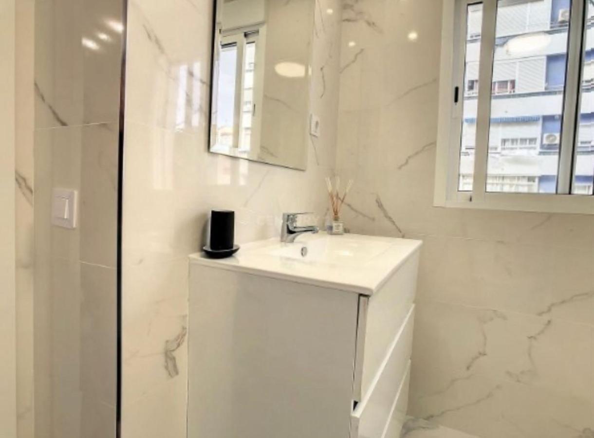 Urban&Vacay! Suite - Torremolinos City Centre Kültér fotó